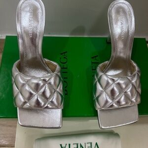 Bottega Venetta metallic silver mules size 38.5